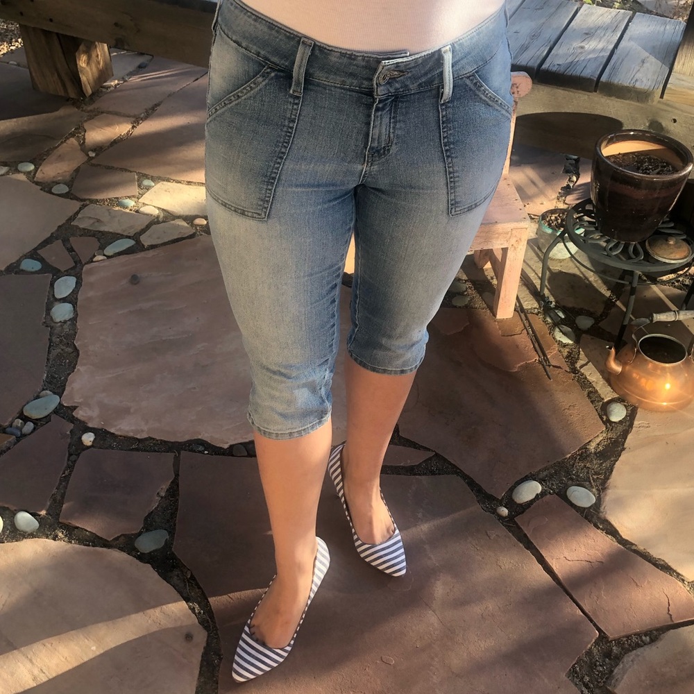 GUESS Stretch Blue Jean Capris